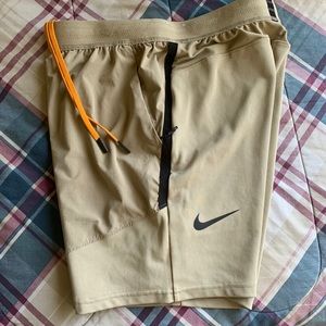 Nike flex tech pack short